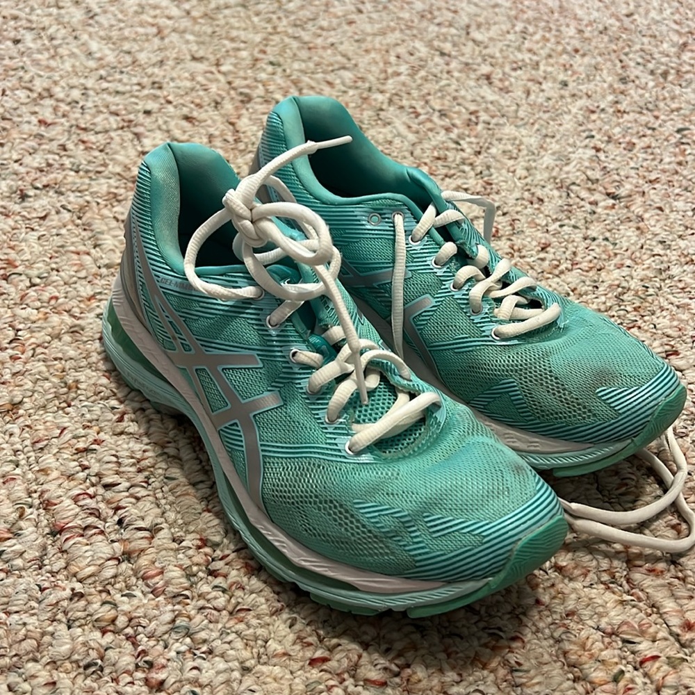 Teal aqua ASICS gel nimbus 19 shoes size 7